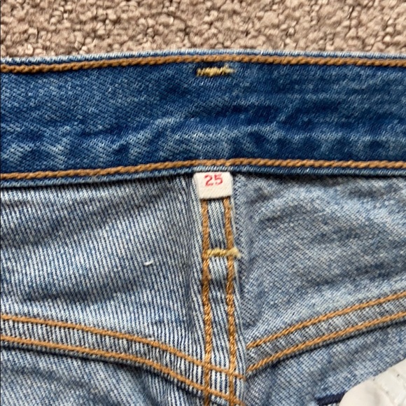 Levi’s High Waisted Denim - Picture 4 of 6